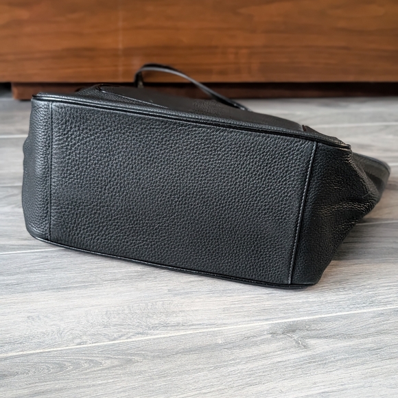 🎉HOST PICK🎉 Isaac Mirazhi Live Gold Hardware Leather Tote Bag with Tassel - Picture 3 of 5